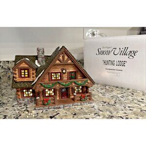 Dept 56 Original Snow Village HUNTING LODGE Handpainted Ceramic Lights Up 1993